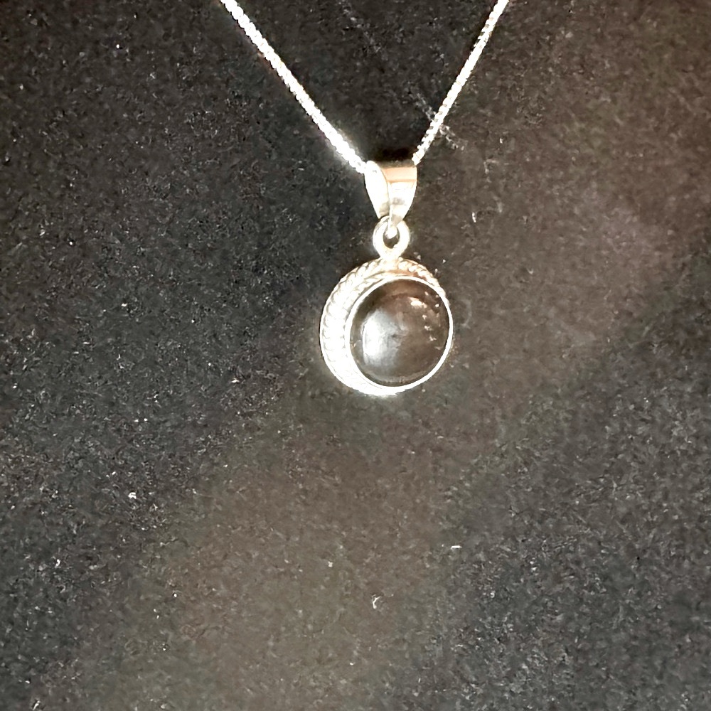 Elegant Silver Pendant Necklace